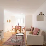 Apartment Cozy Bohemian Flat- Berry Lisbon