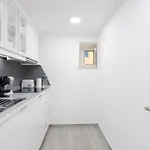 Apartment Cozy Bohemian Flat- Berry *