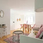 Cozy Bohemian Flat- Berry Apartment