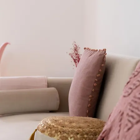 Apartment Cozy Bohemian Flat- Berry