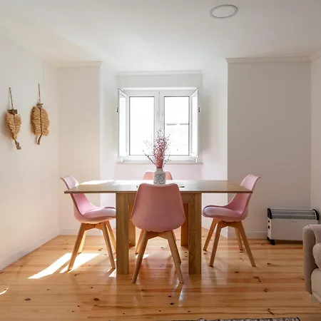 Cozy Bohemian Flat- Berry