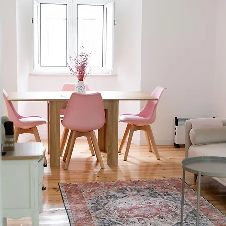 Apartment Cozy Bohemian Flat- Berry Lisbon