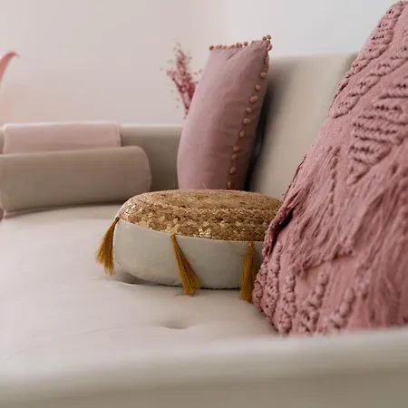 Cozy Bohemian Flat- Berry * Lisbon
