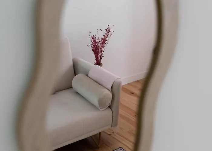 Cozy Bohemian Flat- Berry *