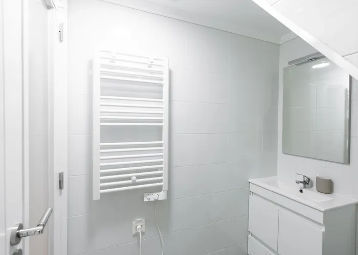 Cozy Bohemian Flat- Berry