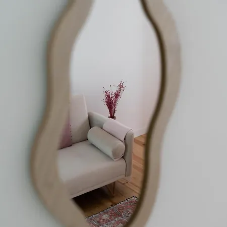 Cozy Bohemian Flat- Berry Апартаменти Лісабон